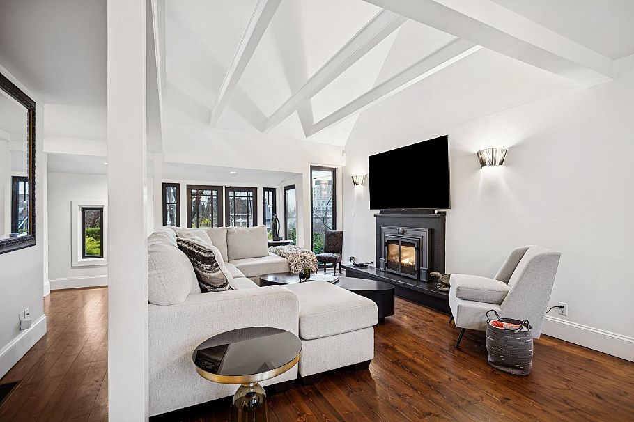 3814 W 11 Avenue Vancouver, BC - 5