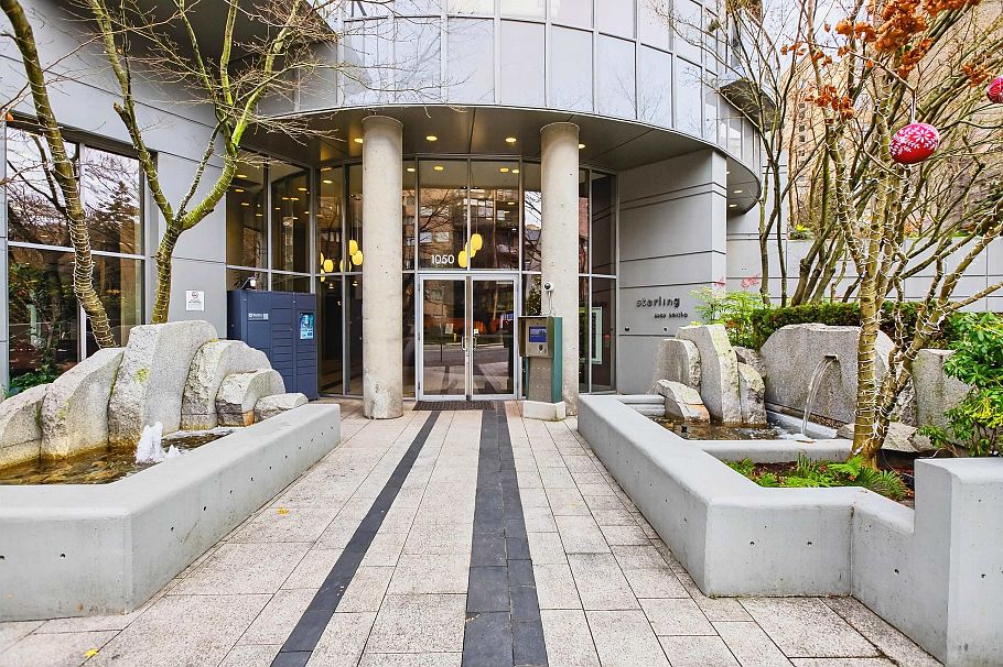 906 1050 Smithe Street Vancouver, BC - 35