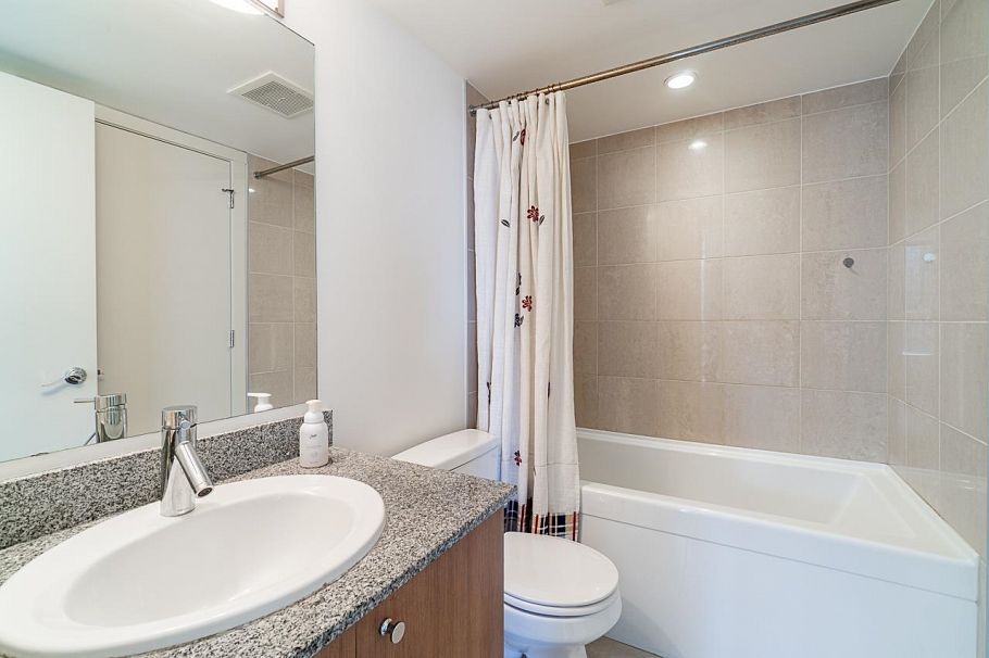 1208 1212 Howe Street Vancouver, BC - 24