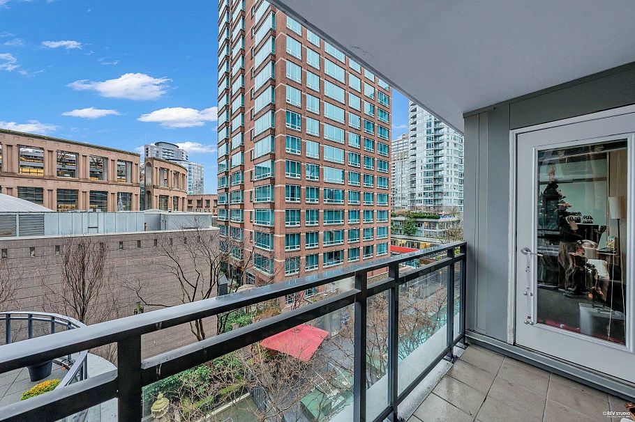 803 788 Richards Street Vancouver, BC - 16