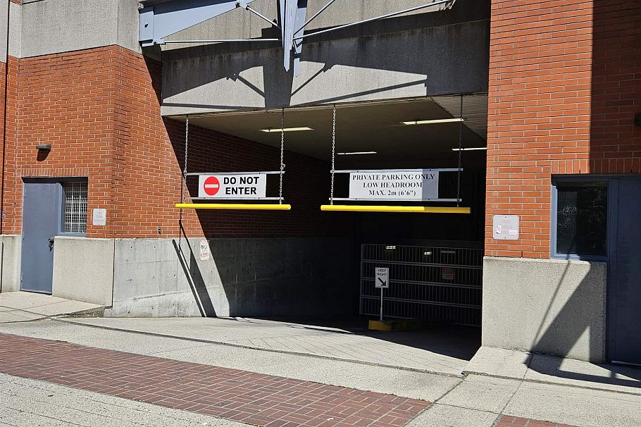 100 1233 Pacific Boulevard Vancouver, BC - 4