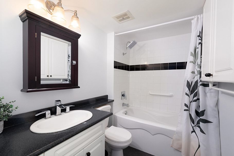 1103 1816 Haro Street Vancouver, BC - 20