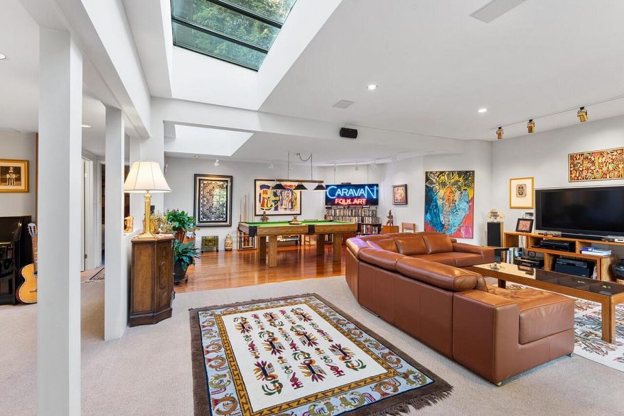 1588 Merlynn Crescent North Vancouver, BC - 6