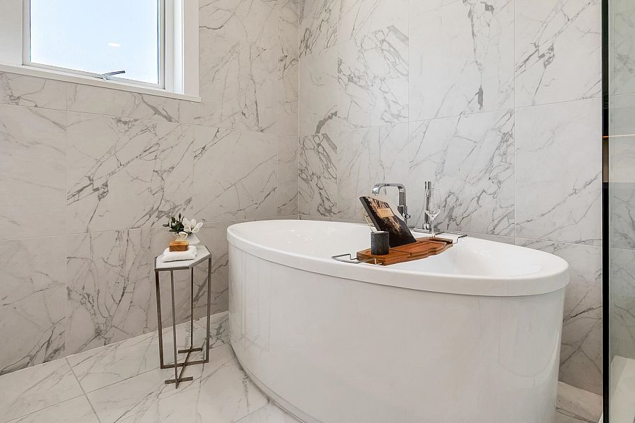 2431 W Broadway Vancouver, BC - 29