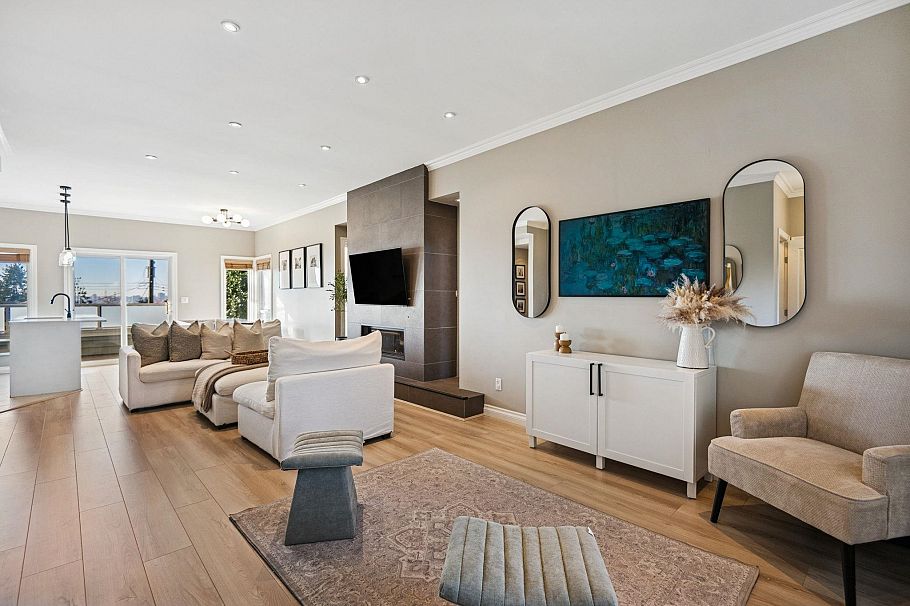 333 E Keith Road North Vancouver, BC - 10