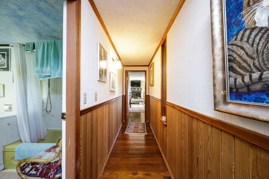 368 E Kings Road North Vancouver, BC - 22