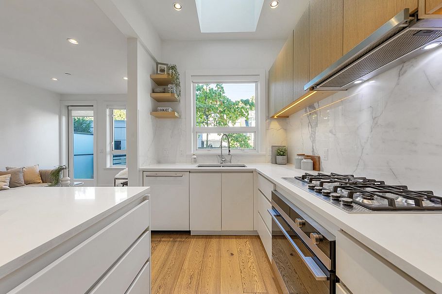 2431 W Broadway Vancouver, BC - 1