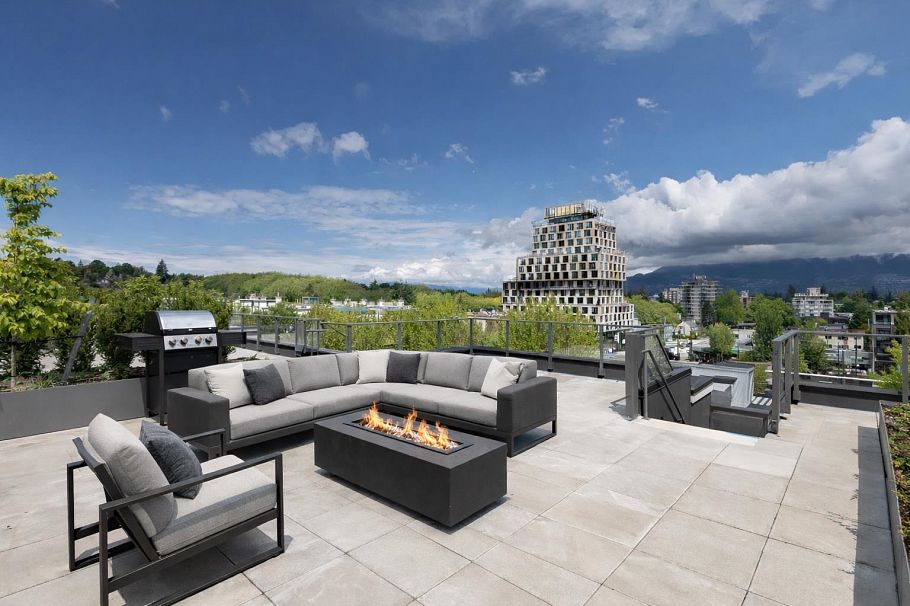 406 3668 W 10th Avenue Vancouver, BC - 1