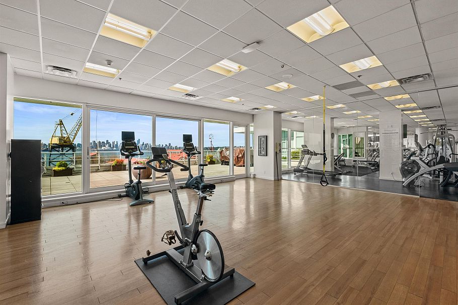 2001 188 E Esplanade North Vancouver, BC - 35