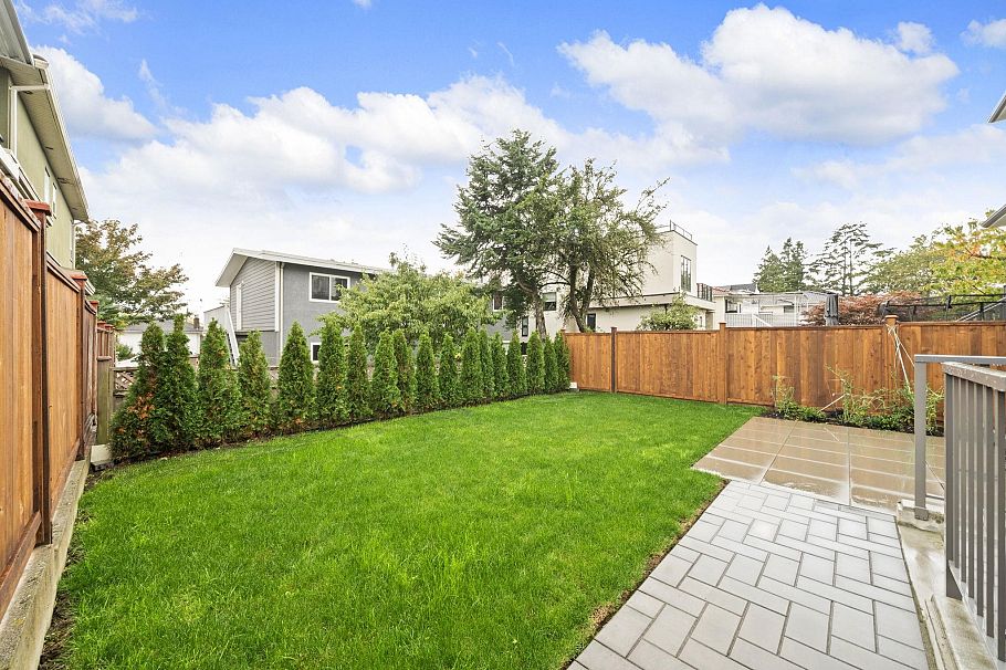 552 E 58th Avenue Vancouver, BC - 21