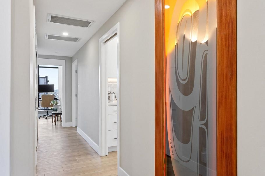 15C 1500 Alberni Street Vancouver, BC - 15