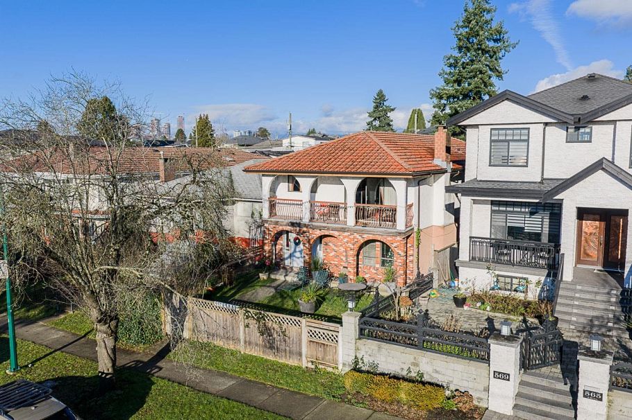 557 E 58th Avenue Vancouver, BC - 9