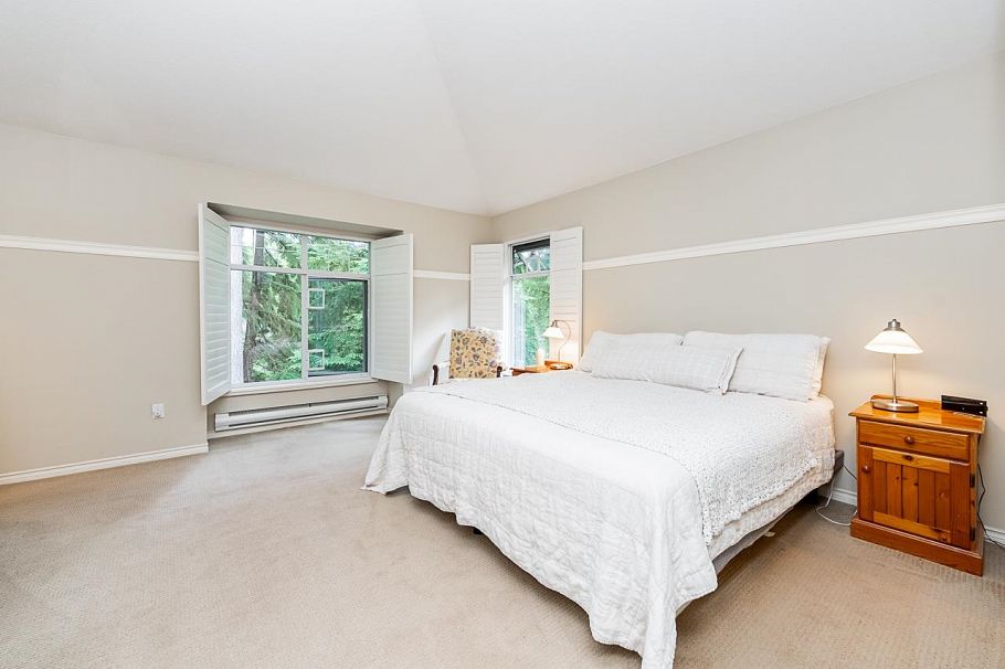 1174 Strathaven Drive North Vancouver, BC - 14