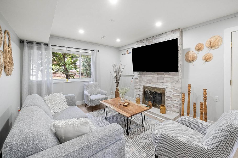 2333 Kirkstone Road North Vancouver, BC - 28