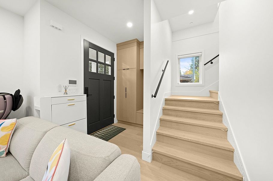 552 E 58th Avenue Vancouver, BC - 10