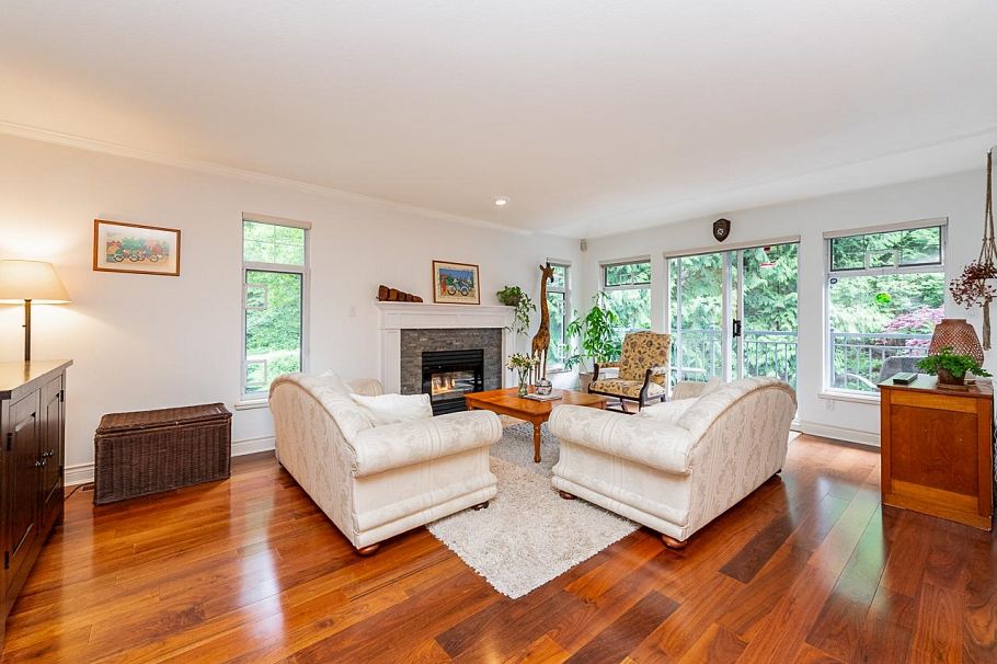 1174 Strathaven Drive North Vancouver, BC - 10