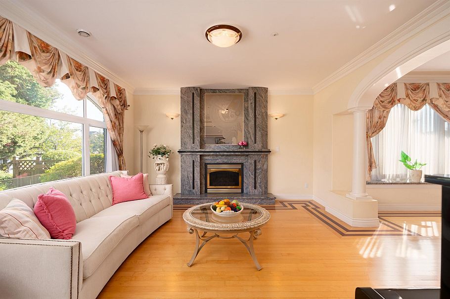 6669 Heather Street Vancouver, BC - 2