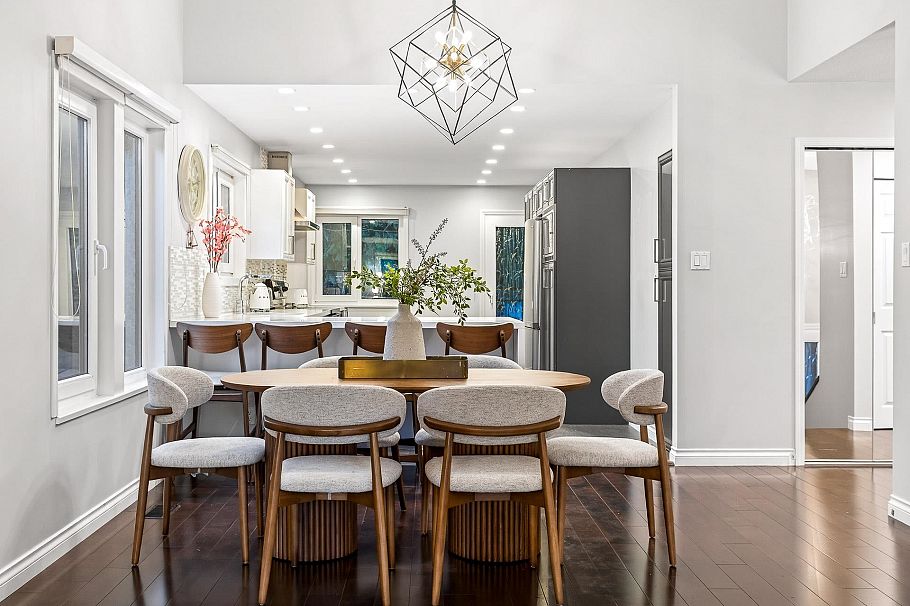 1614 Lynn Valley Road North Vancouver, BC - 8