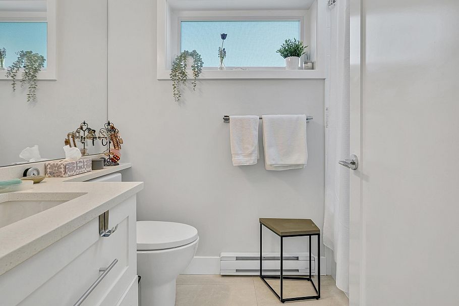 4218 W 10th Avenue Vancouver, BC - 27