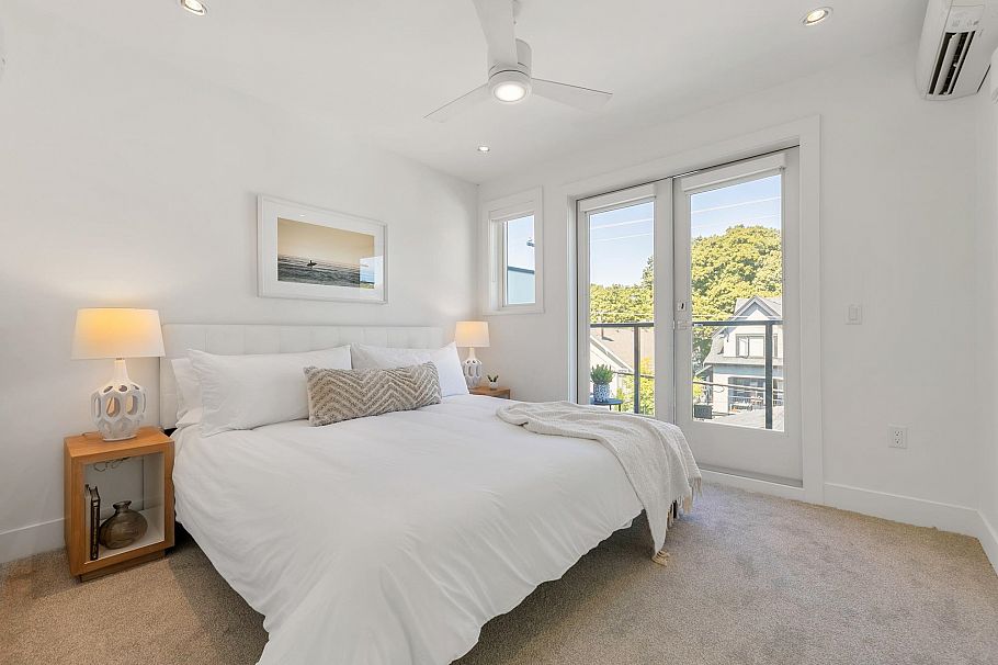 2431 W Broadway Vancouver, BC - 24