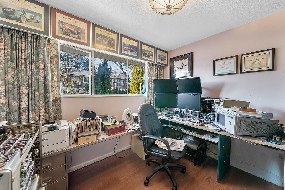 2285 Viewlynn Drive North Vancouver, BC - 7