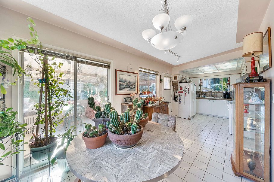 2285 Viewlynn Drive North Vancouver, BC - 4