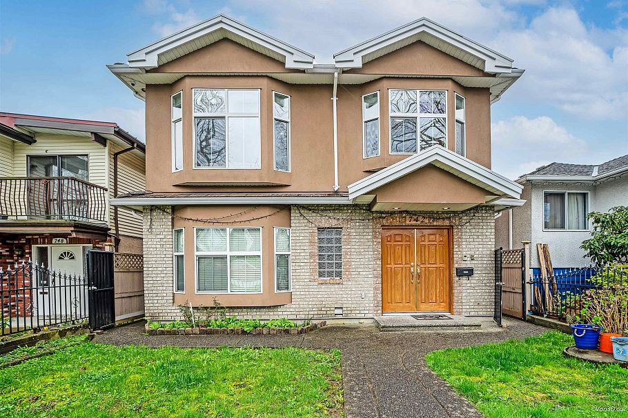 742 E 51st Avenue Vancouver, BC - 1