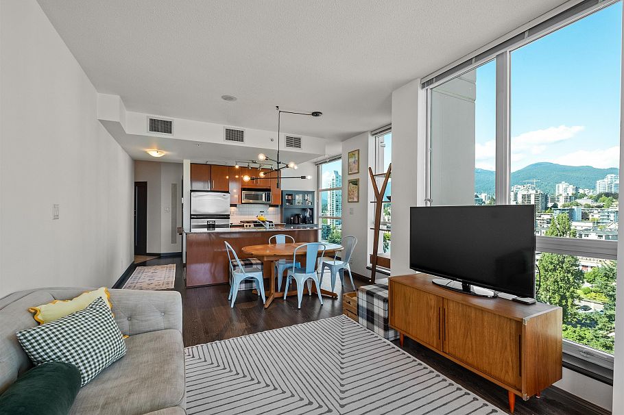 2001 188 E Esplanade North Vancouver, BC - 3