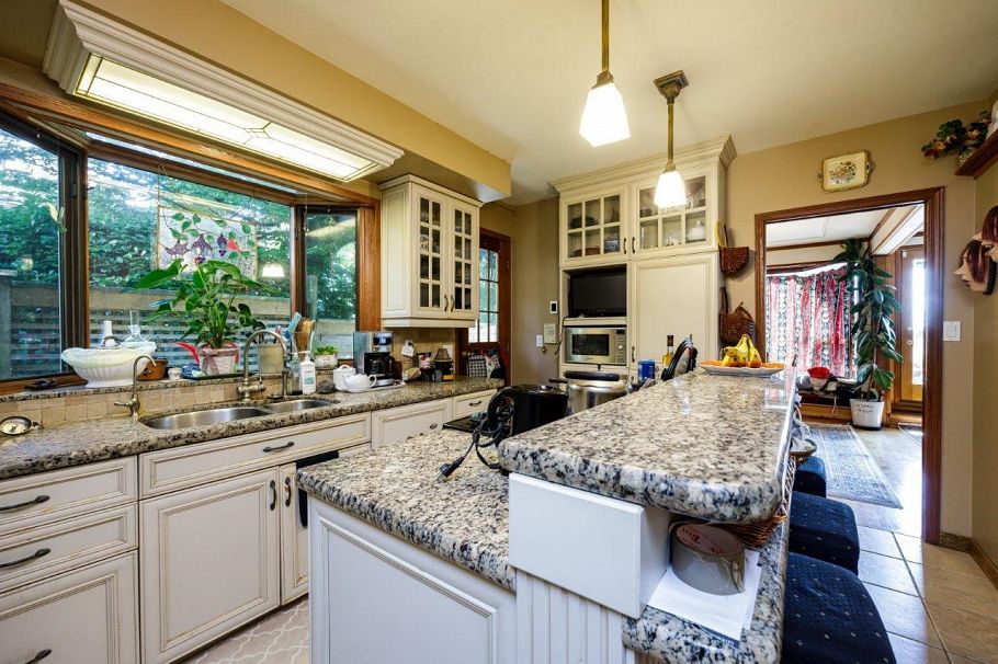 368 E Kings Road North Vancouver, BC - 7