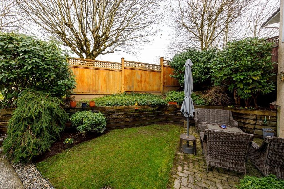 2 261 W 16th Street North Vancouver, BC - 33