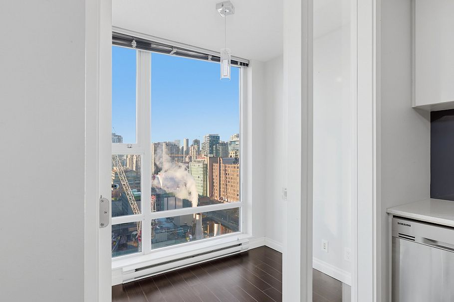 2001 668 Citadel Parade Vancouver, BC - 5