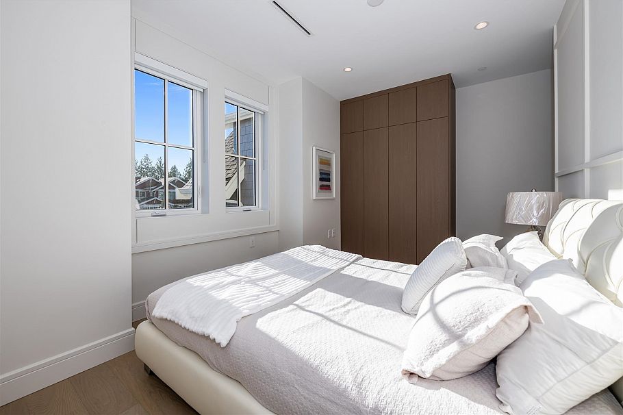 3852 W 50th Avenue Vancouver, BC - 22