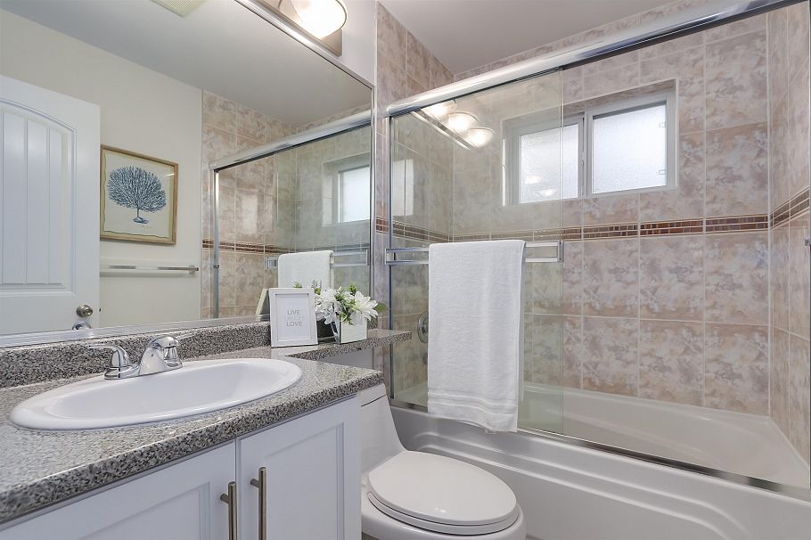 2151 Triumph Street Vancouver, BC - 19