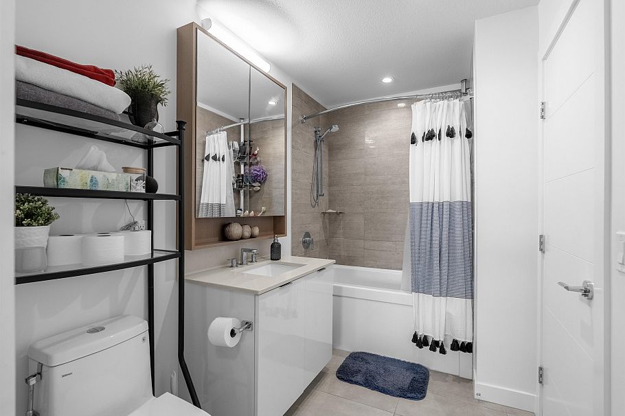 611 108 E 8th Street North Vancouver, BC - 13