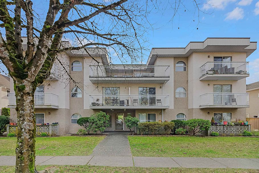 303 458 E 44th Avenue Vancouver, BC - 2