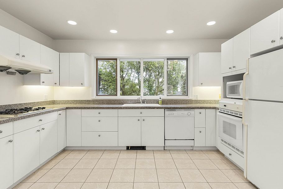 1270 W 46th Avenue Vancouver, BC - 7