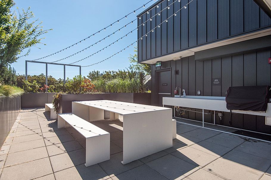 321 2520 Guelph Street Vancouver, BC - 27