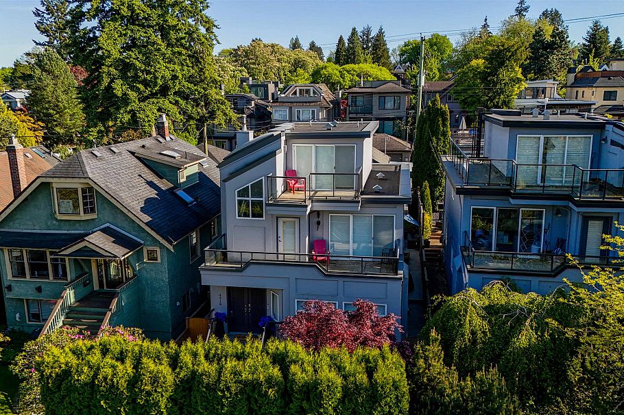 4218 W 10th Avenue Vancouver, BC - 29