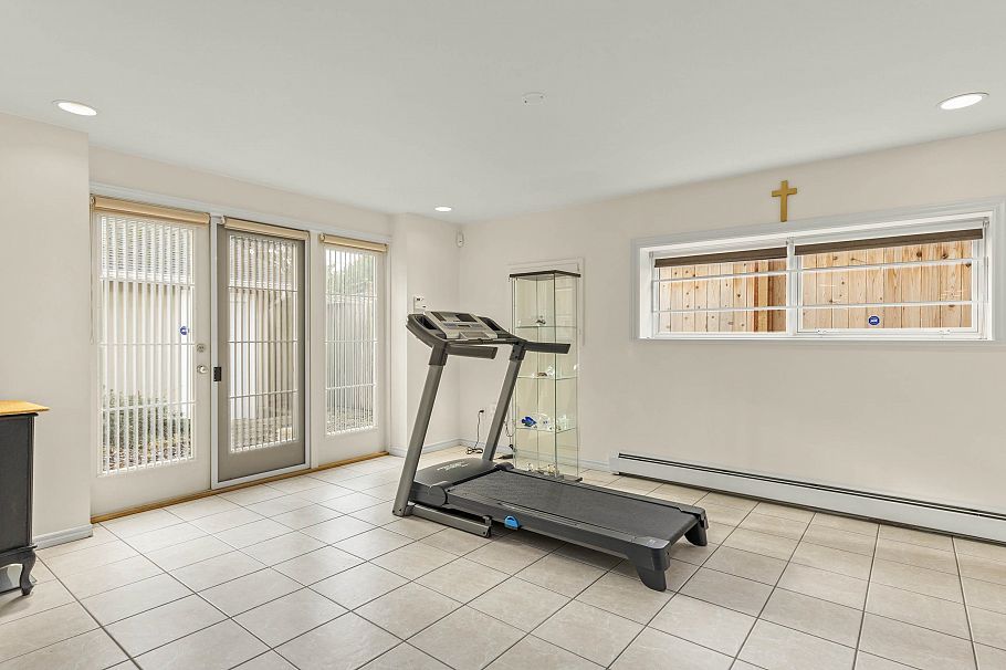 1270 W 46th Avenue Vancouver, BC - 16