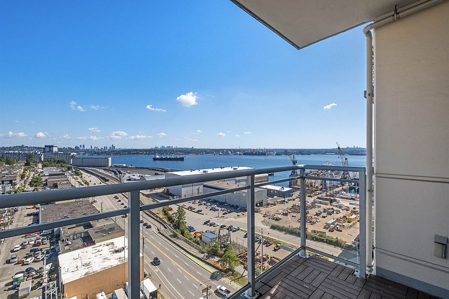 2001 188 E Esplanade North Vancouver, BC - 23