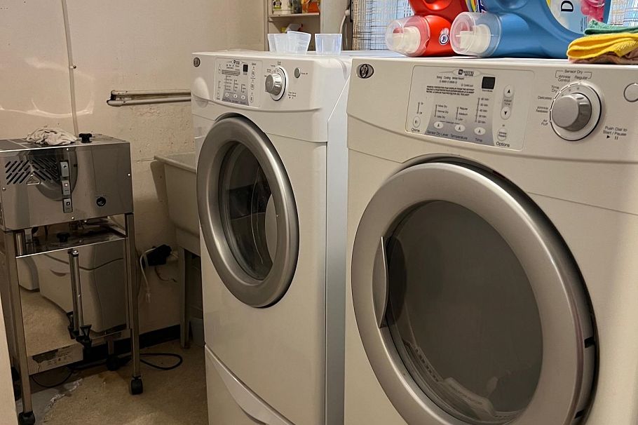 2435 E 38th Avenue Vancouver, BC - 10