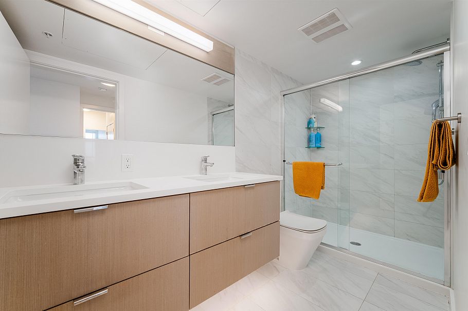 PH2 7988 Yukon Street Vancouver, BC - 25