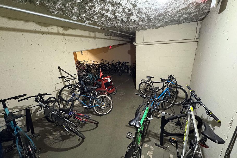 PH412 2680 W 4th Avenue Vancouver, BC - 25