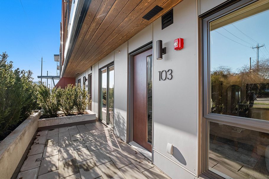 103 333 St. Davids Avenue North Vancouver, BC - 2