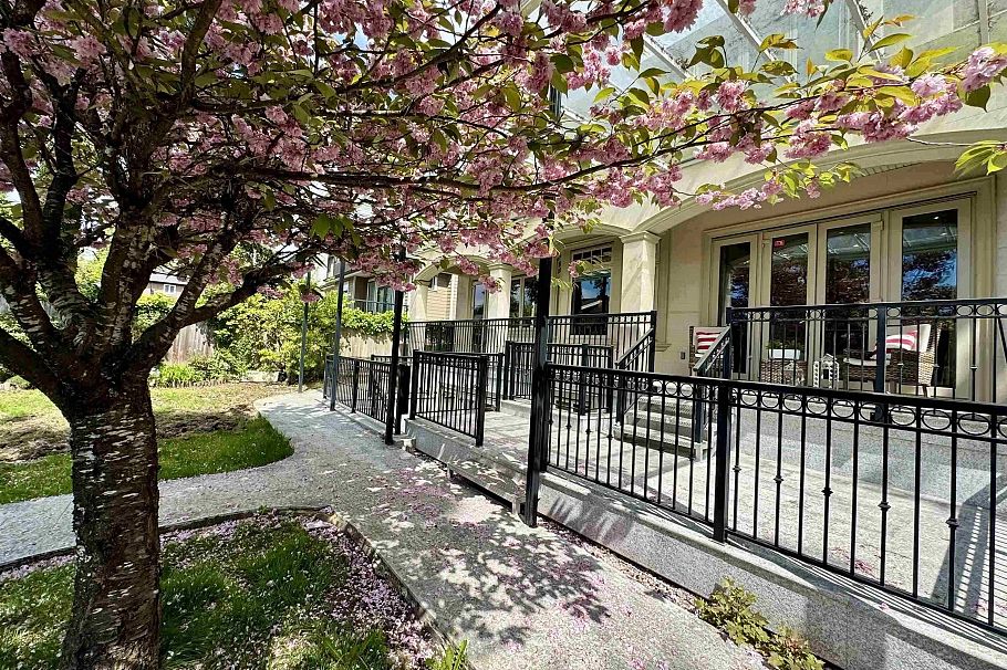 7165 Maple Street Vancouver, BC - 40