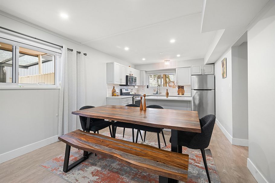 2333 Kirkstone Road North Vancouver, BC - 30