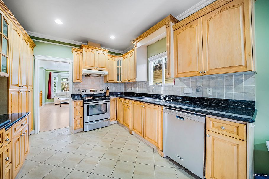 742 E 51st Avenue Vancouver, BC - 16