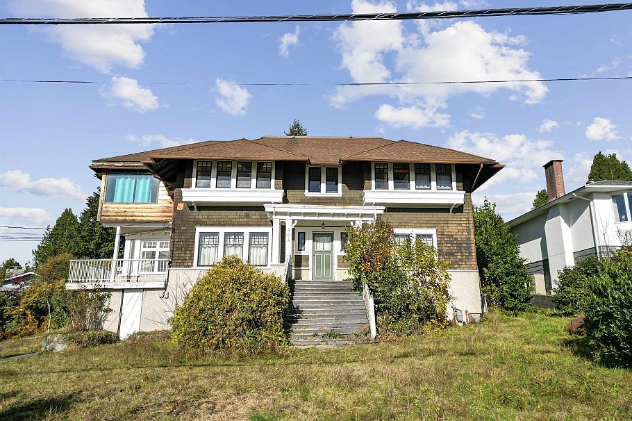 404 Somerset Street North Vancouver, BC - 3