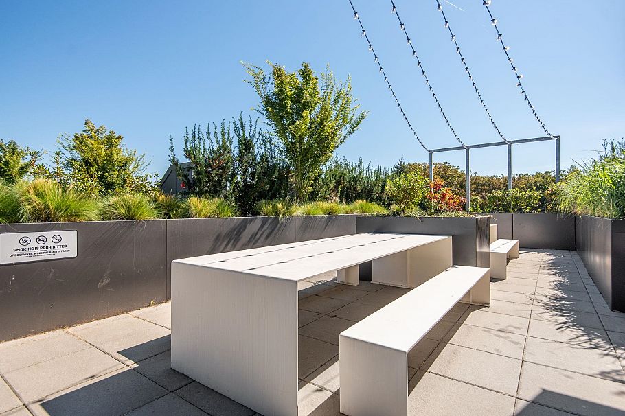 321 2520 Guelph Street Vancouver, BC - 26