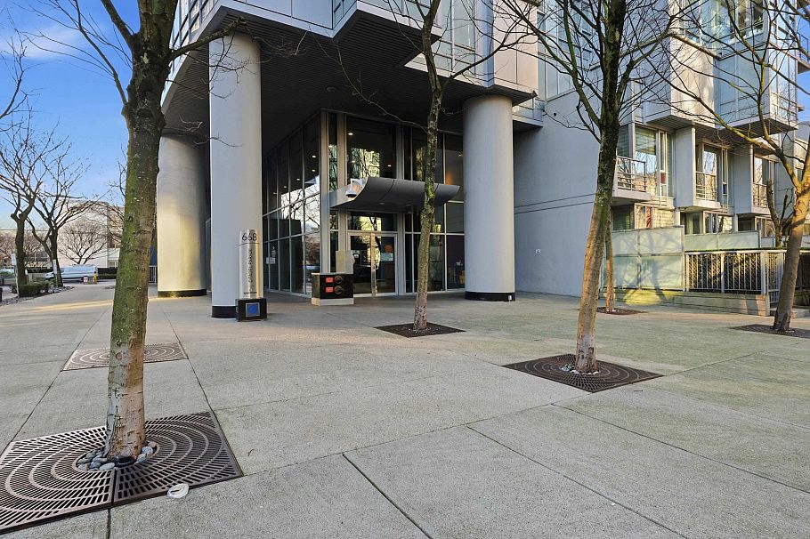 2001 668 Citadel Parade Vancouver, BC - 10